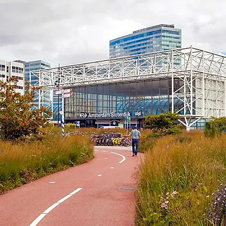 Апартаменты Citadines Sloterdijk Station